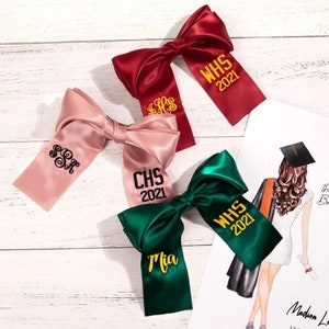 Graduation Bow with Custom Embroidered Monogram, Graduation Clip in Hair Bow with Personalized Embroidery, Graduation Gifts for Girls