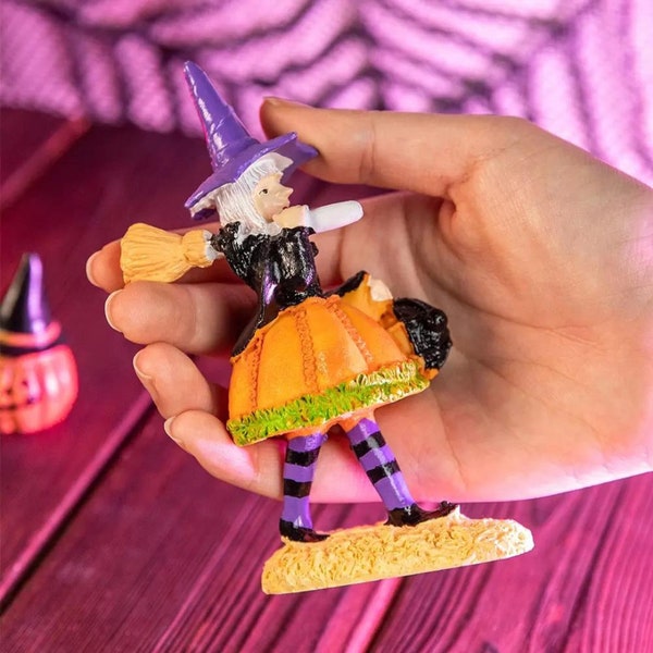 Halloween Decorative Witch Statue ,Resin Pumpkin Elegant Witch Doll/Figure/Sculpture, Party Ornaments, Home Halloween Decor Gifts