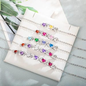 Custom Birthstone Bracelet with 2-7 Hearts & Engraved Names, Family Jewelry Gift for Mom, Wife, Sister – Mother&#39;s Day Personalized Gift
