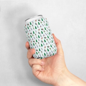 Can Cooler Sleeve, Skiing Landscape Printed Sleeve, Winter Skier Gift, Ski Fan Accessories, Ideal Holiday Gift for Ski Lovers