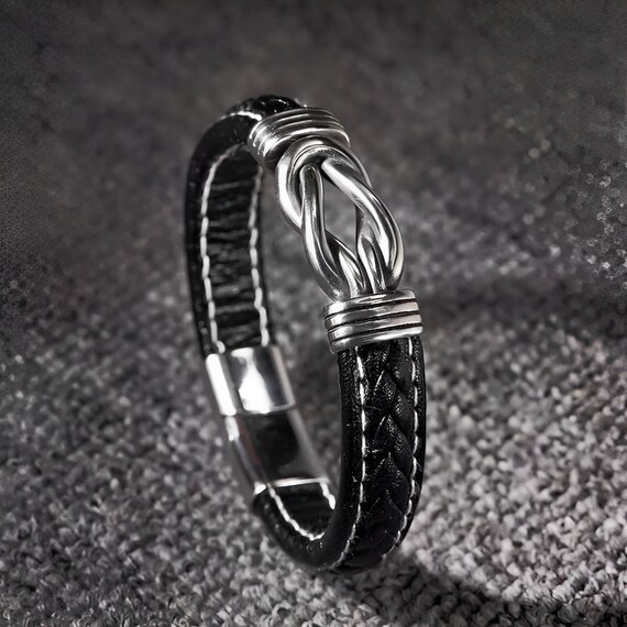 Bracciale da uomo in pelle personalizzato con incisione