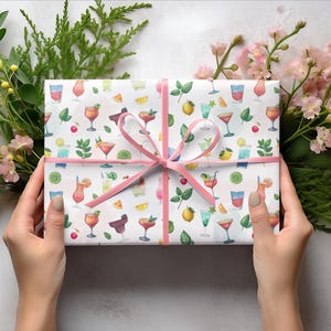 Rotolo di carta da regalo con stampa di cocktail e bevande - Carta regalo con cocktail acquerellati per baristi e amanti delle bevande - Carta da regalo unica a tema bevande