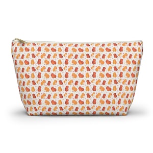 Capybara Print Washbag, Chibi Kawaii Style Capybara Print Accessory Pouch, Capybara Themed Make-Up Bag, Capybara Lover Cosmetic Pouch