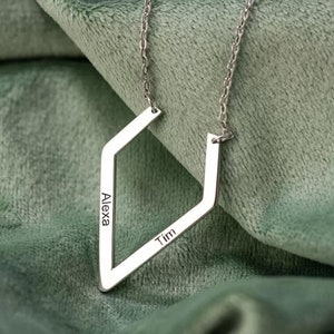 Collar porta anillos de rombo abierto con grabado personalizado, collar geométrico de acero inoxidable, porta anillos para médicos y cirujanos.