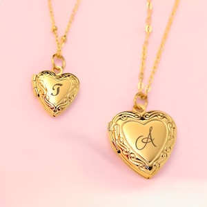 Collar con medallón de corazón con inicial personalizado y foto personalizada incluida, delicado collar con medallón de corazón de estilo vintage, regalo perfecto y significativo para ella.