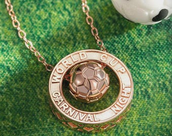 Personalisierte Halskette mit Namen, Minimalistischer Fußball Schmuck für Sie, personalisiertes Sport Geschenk für Frauen-Fußballspielerin