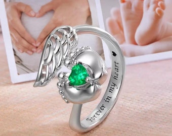 Bague commémorative personnalisée pour bébé, ailes et pieds avec pierre de naissance, empreintes de pas de bébé, cadeau significatif et émouvant pour maman, boîte cadeau incluse