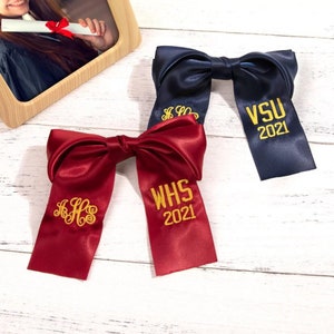 Graduation Bow with Custom Embroidered Monogram, Graduation Clip in Hair Bow with Personalized Embroidery, Graduation Gifts for Girls