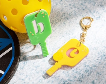Personalizowany brelok do kluczy w kształcie rakietki do pickleballa - spersonalizowany dodatek do torby sportowej, dekoracja imprezy pickleballowej i prezent dla kobiet, które kochają pickleballa