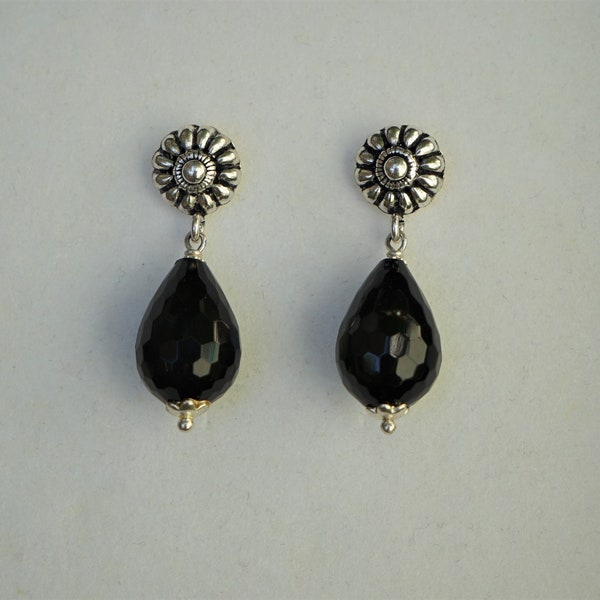 Orecchini A Goccia In Argento Con Cristallo Ossix Nero Sfaccettato - Bad Apple Designs, Fatti A Mano