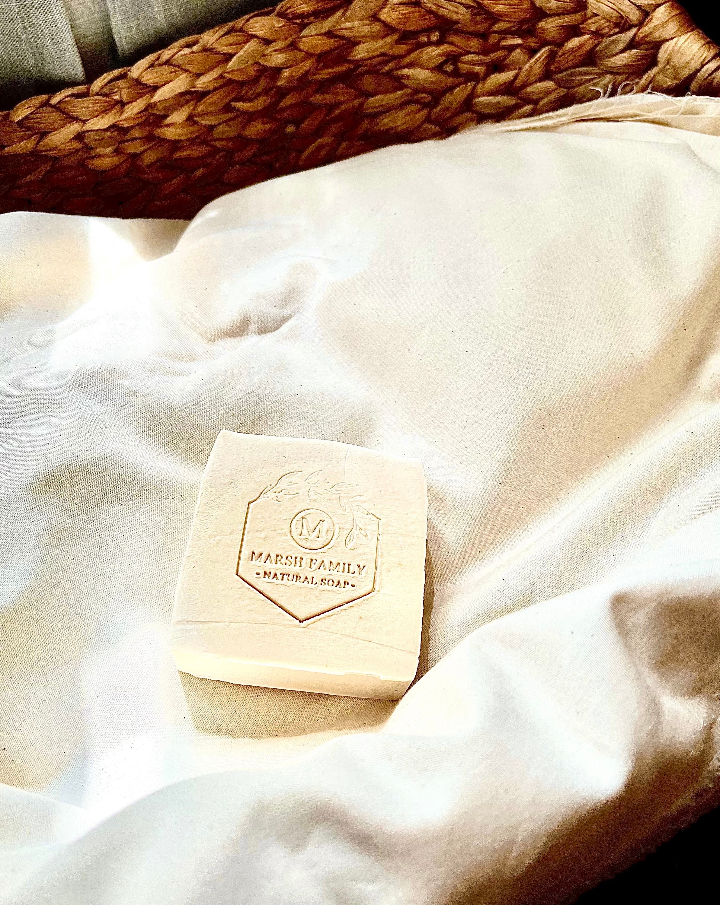 Savon au lait de chèvre en poudre pour bébé : pain artisanal doux, doux et poudré