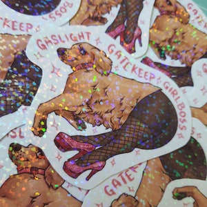 Gaslight Gatekeep Girlboss Holo Glitzer Vinyl Aufkleber | Lustiger Hund mit Stiletto Hacken | Für Laptop, Wasserflasche, Notebooks und vieles mehr