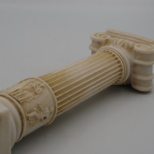 Grieks erfgoed woondecoratie, esthetische balans kolom sculptuur, tijdloze houding kolom, handgemaakte geschiedenis liefhebbers Housewarming geschenk