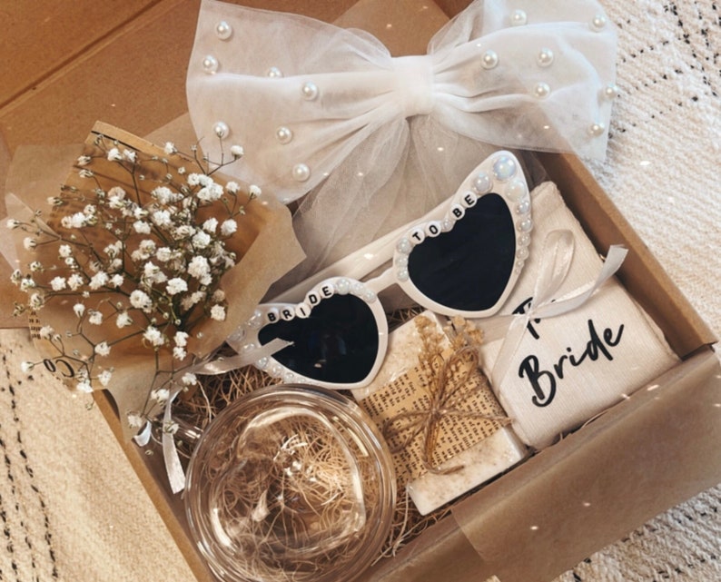 Bride to Be Box - Geschenkbox für die Braut 5 • 5