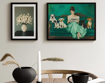 子犬と読書する女性 絵画 緑の少女 犬のプリント 縞模様の人物