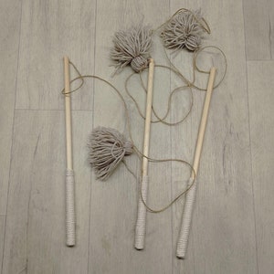 Cat Toys, Hand-held Fishing Rod Toy for Cats with Woolen Lure – Ideal Fun for Your Pet