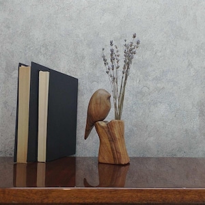 Holzvase für Trockenblumen „Vogel auf einem Ast“
