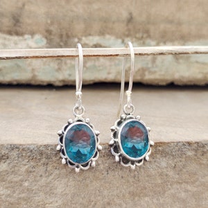 Alexandrietoorbellen / van kleur veranderende edelsteenoorbellen / 925 sterlingzilveren oorbel / juni-oorbellen geboortesteen / zilveren sieraden voor vrouwen.