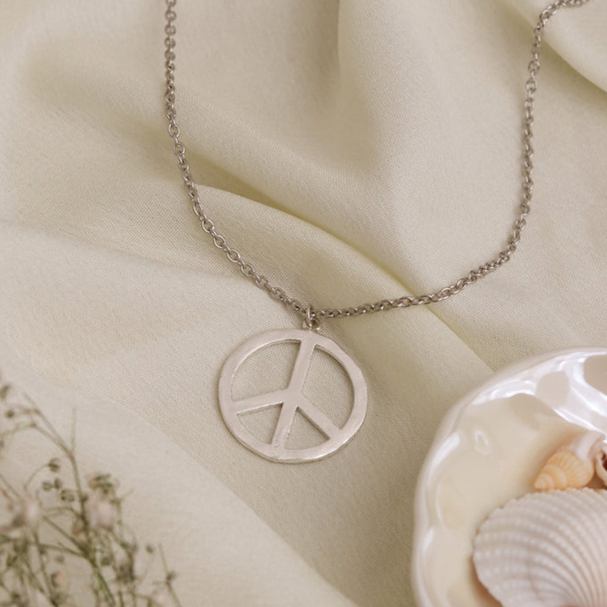 Ciondolo sole celtico in argento sterling 925 massiccio – Collana con ciondolo nodo solare Triquetra – Gioielli per festival pagani – Simbolo di fuoco Wicca - Italia