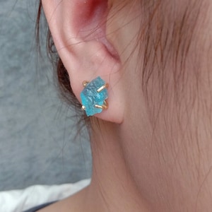 Rough Apatite Stud Earrings, Sterling Silver Apatite Stud, Tiny Raw Apatite Studs Earring, Raw Crystal Earrings, Handmade Prong Set Earrings
