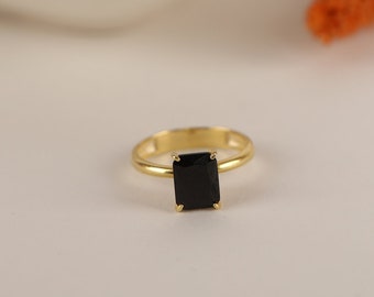 Black Onyx Solitaire Ring in Silver, Gold, 14K Gold, Radiant Cut Minimalist Wedding Band Ring, Dainty Mother's day gift for Women