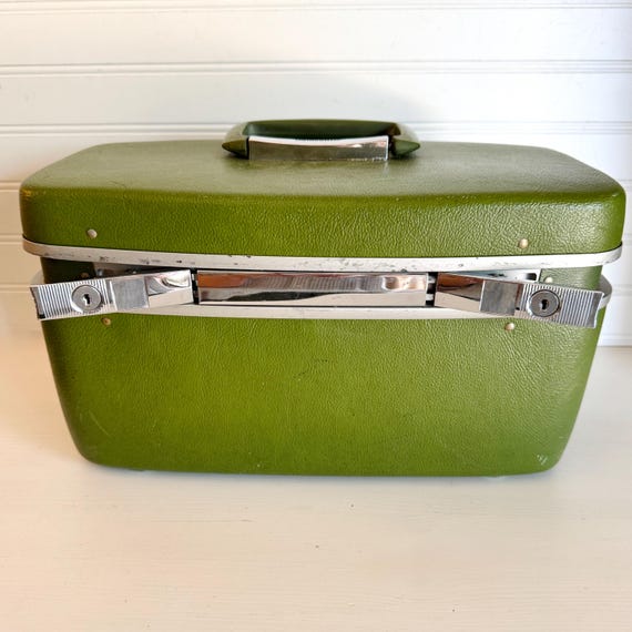 1960s Sold Samsonite Train Case / Gorgeous Vintage Hot Pink