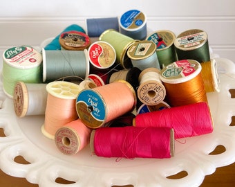 Vintage Thread Lots - 5 Vintage Spools by Color. Assorted Sizes and Thread Type. Hand Stitch, Stitch Meditation, Vintage Sewing Notions