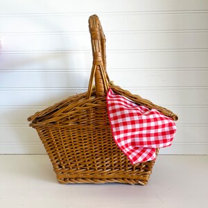 Vintage Wicker Picnic Basket