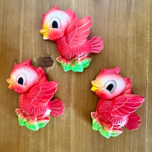 1972 Miller Studio Chalkware Trio of Baby Red Birds - Vintage wanddecoratie