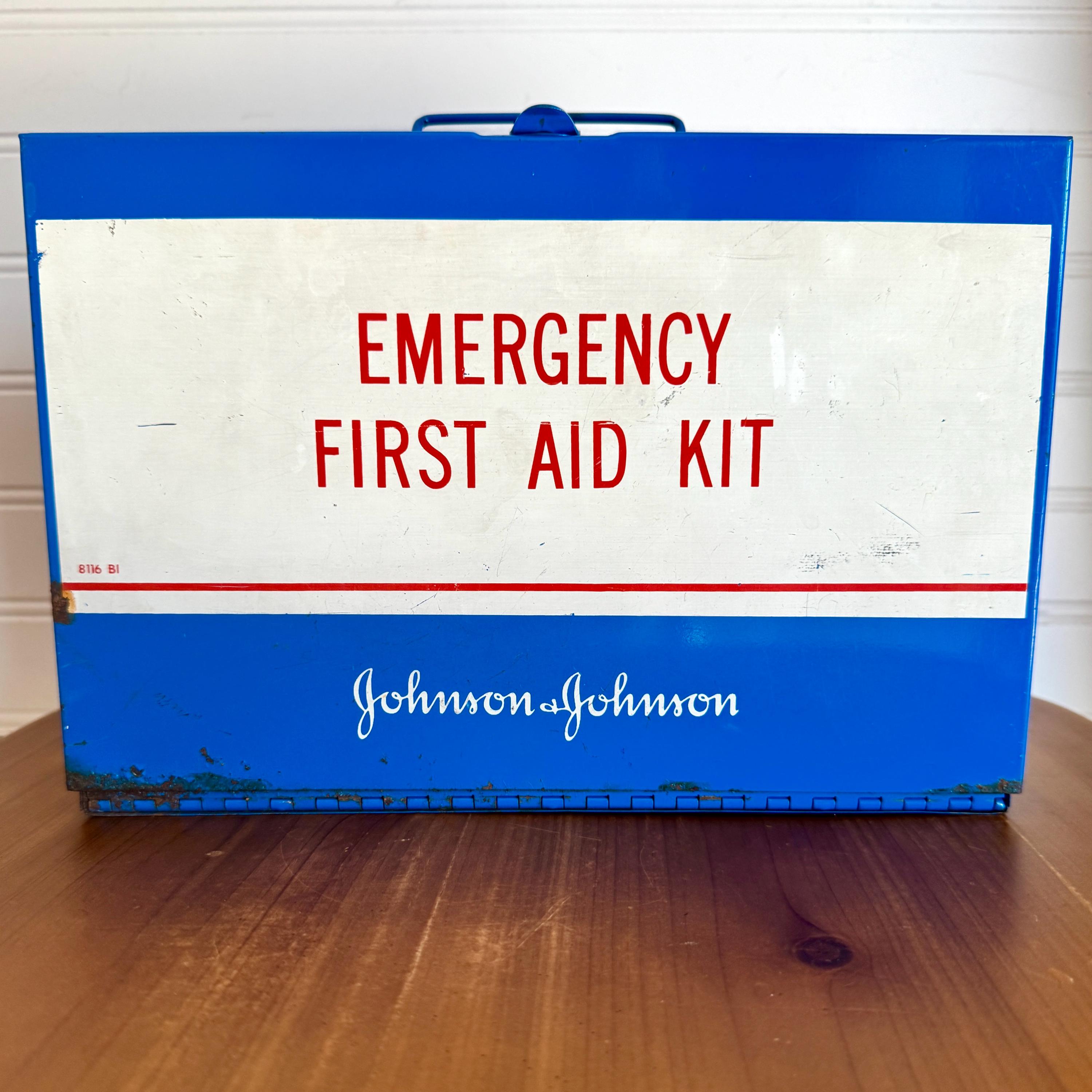 Vintage johnson and johnson first aid kit - Etsy 日本
