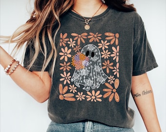 Comfort Colors® Retro Floral Ghost Shirt, Womens Halloween Ghost T-Shirt, Spooky Season Gift