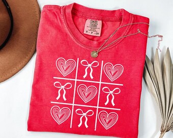 Camisa con lazo de corazón para San Valentín de Comfort Colors®, camiseta de San Valentín para mujer, atuendo escolar para maestra