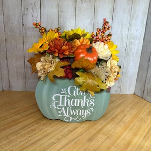 Give thanks pumpkin centerpiece