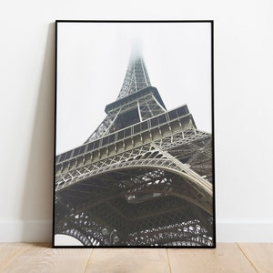 Wall Print of the Iconic Eiffel Tower in Paris, France. Digital Download. Printable Wall Art. Home or Office Decor for Travel Lovers.