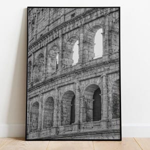 Poster monocromatico del Colosseo, stampa di Roma in bianco e nero, decorazione murale di architettura antica, decorazione di monumenti romani, stampa su carta opaca, regalo da viaggio
