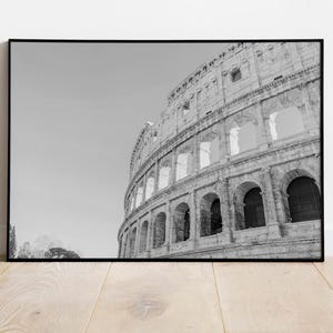 Poster monocromatico del Colosseo, stampa in bianco e nero di Roma, stampa murale di un monumento italiano, poster su carta opaca di alta qualità, regalo da viaggio, decorazione storica