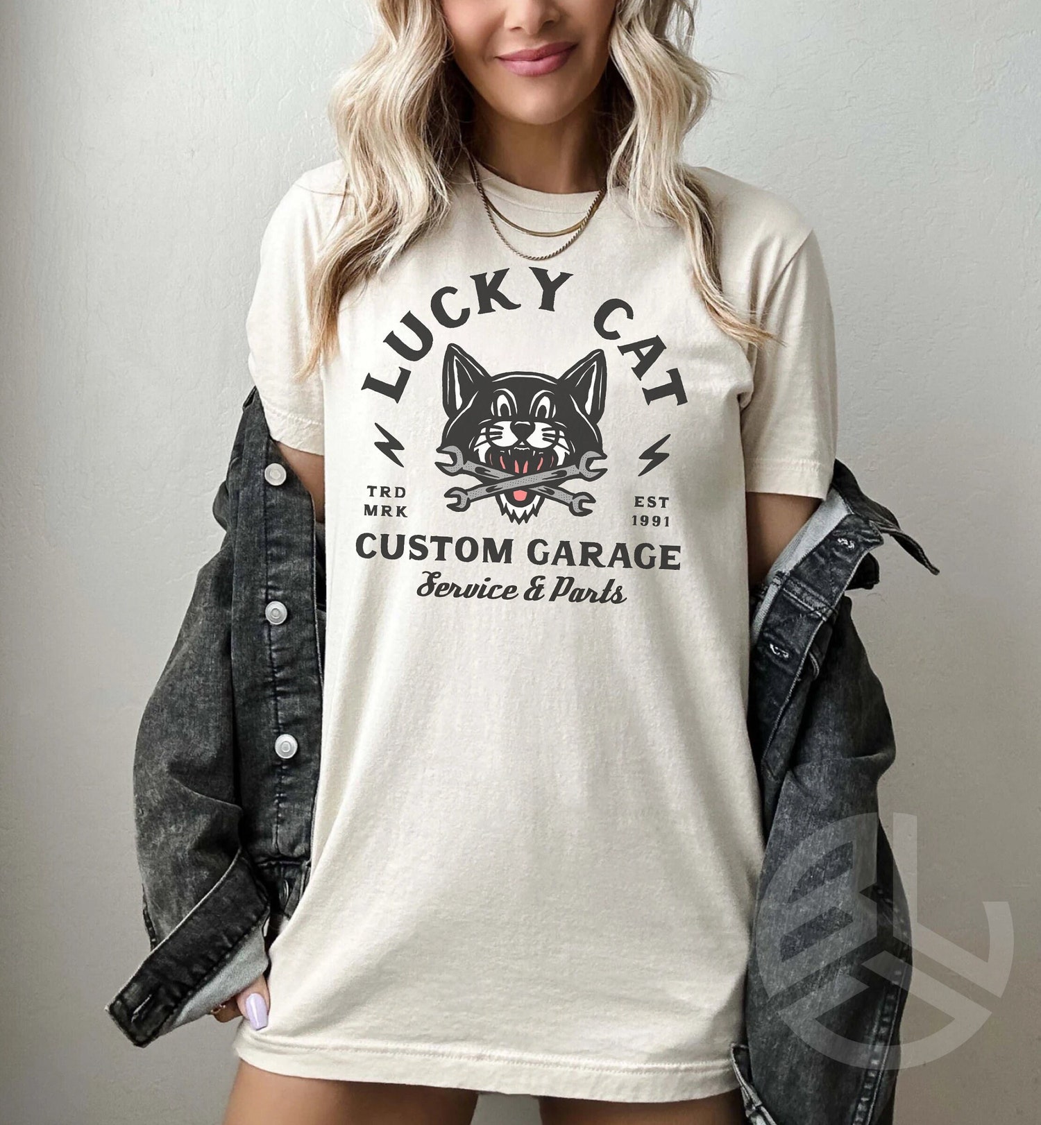 Motorcycle Shirt, Lucky Shirt , Funny Shirt, Cat Shirt, Harley, Bobber, Outlaw, Summer shirt.