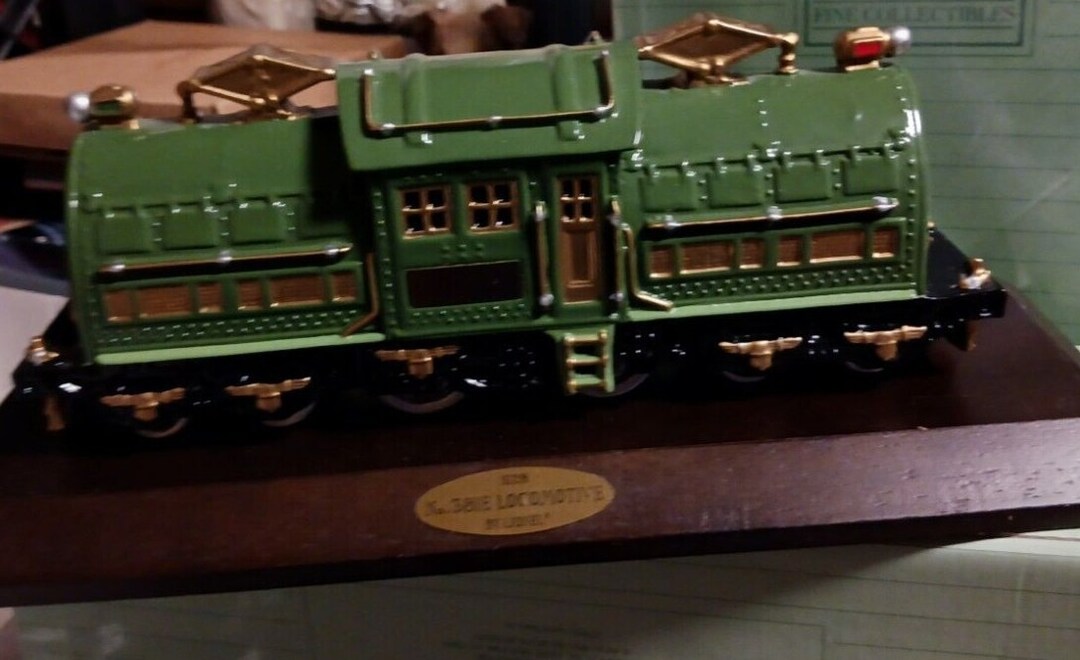 1992 Avon Lionel No 381E Locomotive by Lionel Wood Base Included - Etsy