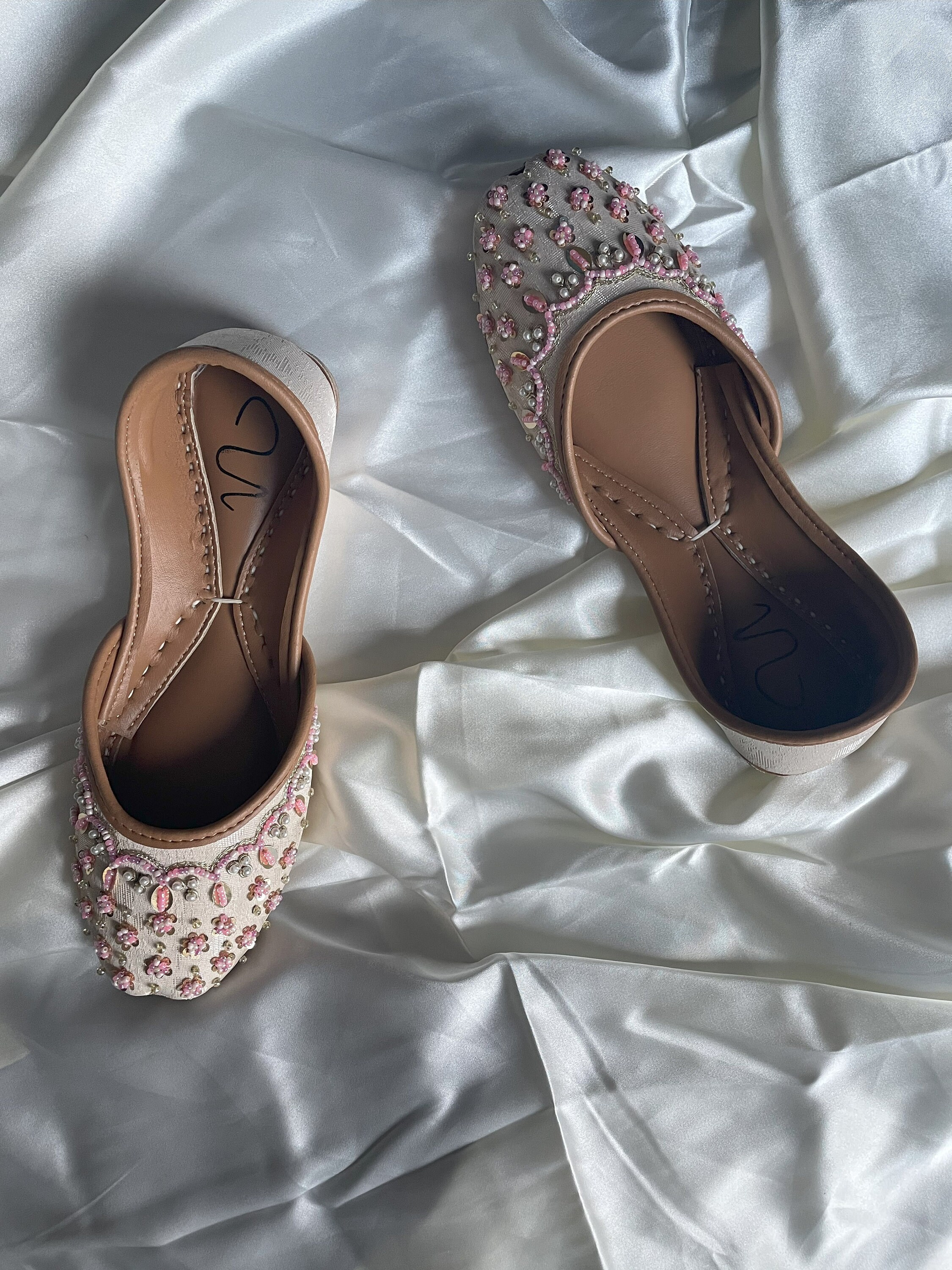 Elegant White Khussa Jutti Pearl Embellishments For Weddings