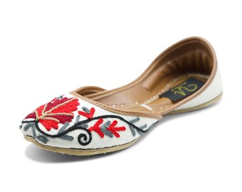 White Women’s Kashmiri Shoes Embroidered Khussa Festive Jutti