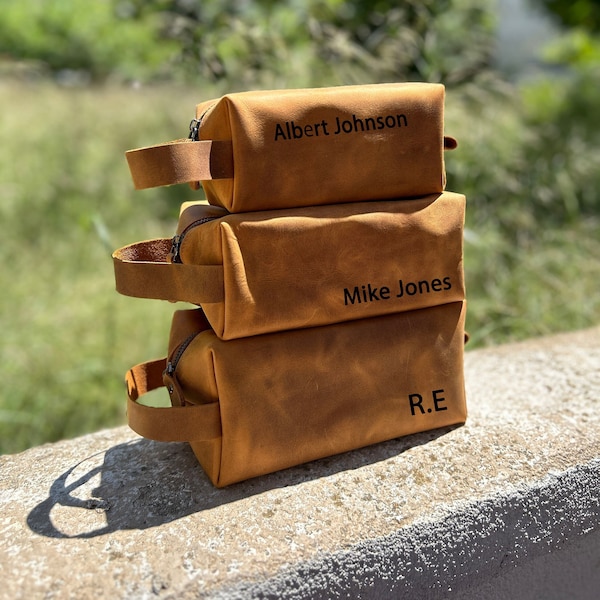 Personalized Groomsmen, Gift Dopp Kit Bag Customized Leather, Toiletry Bag Monogram Mens, Toiletry Bag Leather Custom, Gift for Men Wedding