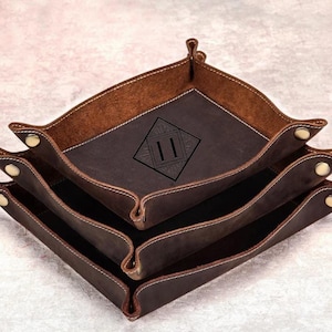 Valet Tablett-Personalized Catchall, Monogramm Tablett, personalisierte Valet Tablett, Leder Schreibtisch Caddy, handgefertigte Leder Valet Tablett, Geschenke für Männer,