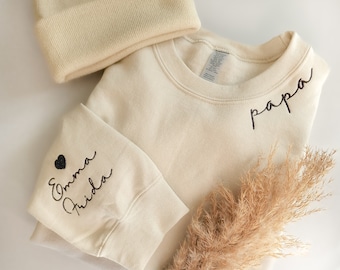 Papa Sweatshirt Beige, personalisiert mit Anfangsbuchstaben, Kindernamen, Papa Valentinstaggeschenk, Geschenk bestickt personalisiert