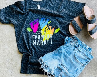 Mercado de agricultores del distrito de las rosas con estampado de leopardo