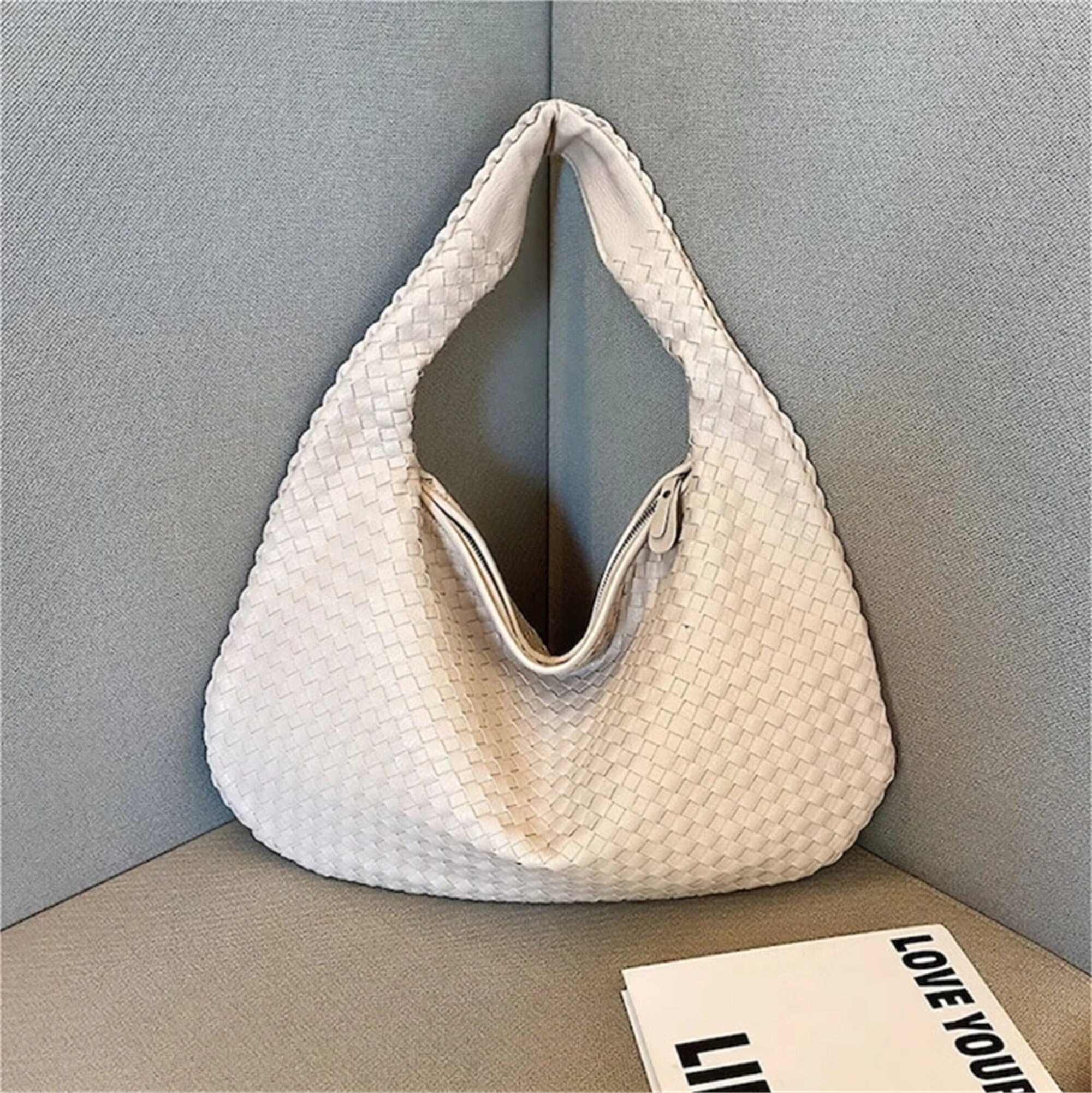 Emg6529 Snap Genuine Leather Famous Luxury Brand Bags Beach Women Fashion  Wholesale Custom Luxury Customize Woven Leather Designer Tote Bag - China Tote  Bag Leather and Woven Leather Bag price