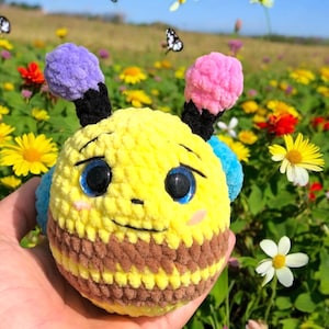 Buzz the Bee Crochet Pattern PDF file in English