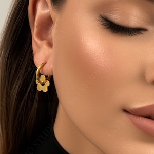Gold Daisy Flower Earrings Dainty Gold Flower Huggie Hoop Earrings Everyday Minimalist Earrings Small Flower Drop Hoops Earrings waterproof