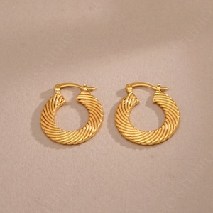 Chunky Gold Statement Hoop Earrings, Large Gold Fan Hoops,Bold Hoop Earrings,Vinatge Hoop Earrings, Classic Hoop Earrings, Boho Hoop Earring