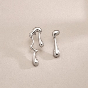 Mismatched Abstract Teardrop Earring Silver, Minimalist Asymmetrical Silver Statement Lava Stud Earring Raindrop Earring Modern Liquid Metal