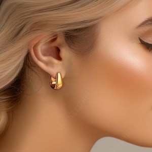 Small Gold Huggie Hoops, Teardrop Hugger Hoop Earrings 18k Gold, Wide BoHo Hoop Earrings, Bold Thick Hoop Earrings, Chunky Gold Hoop Earring